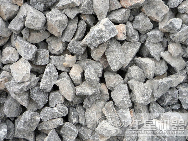 破碎石灰石推薦使用移動碎石機_體積小、效率高、運行無噪音