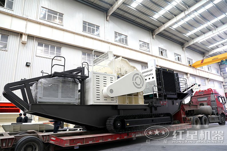 山東又一移動河卵石制砂機裝車發貨，即將奔赴夜場