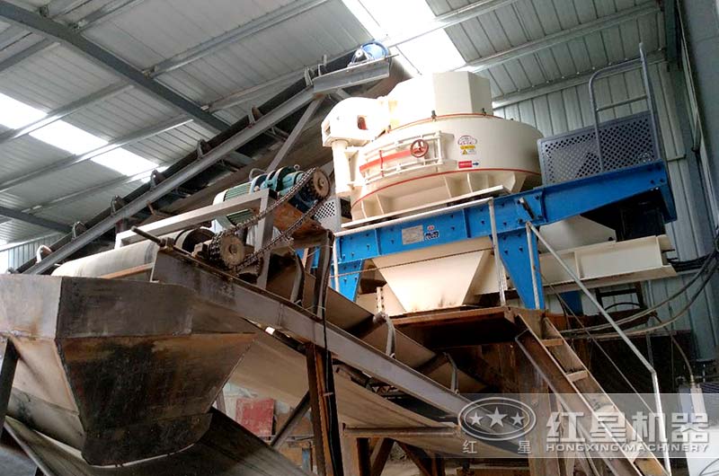 河石碎沙機多少錢？生產出來的人工沙與河沙有什么區別？