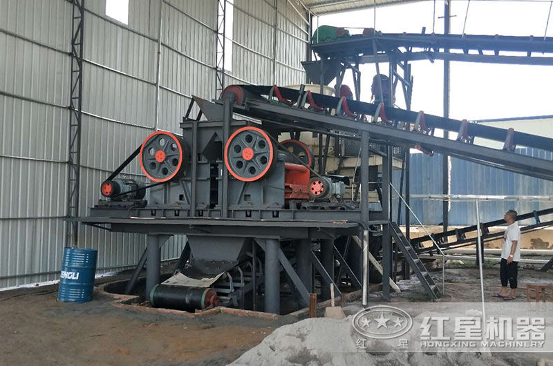 顎式碎裂設備的顎板有什么作用？宜采用哪種材料制作？